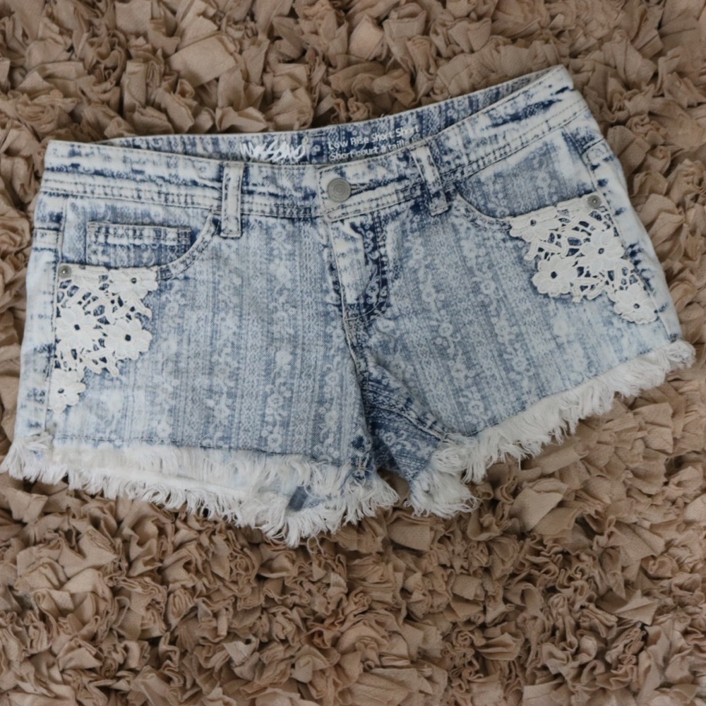 denim floral shorts